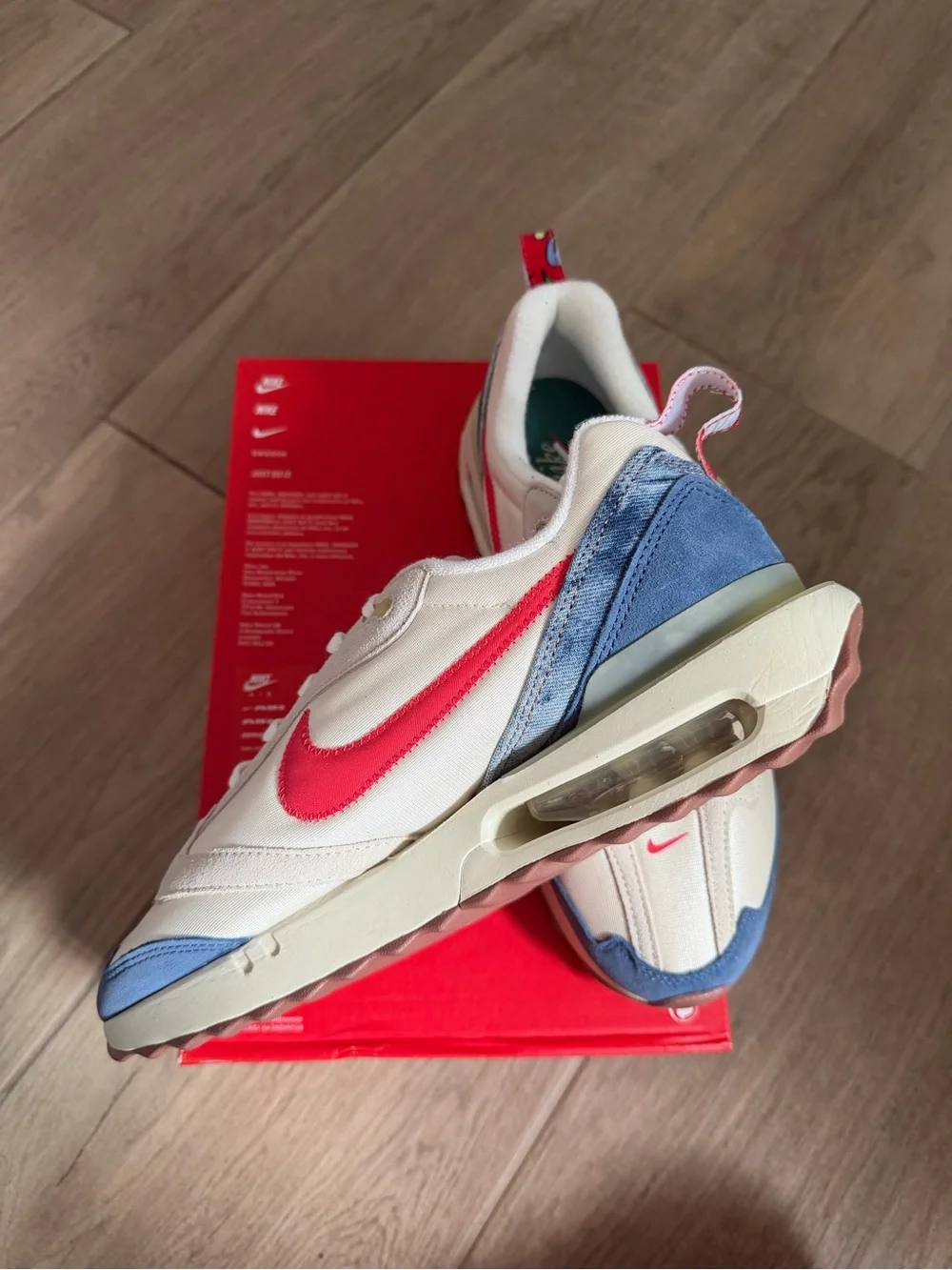 Nike Air Max Dawn ( box without lid ) - Picture 6 of 7
